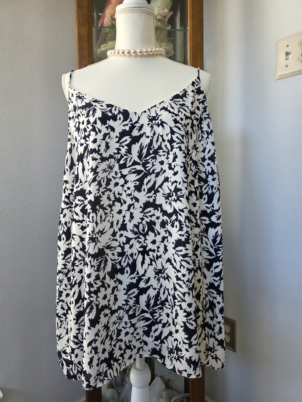 H &M Black & White Floral  Top